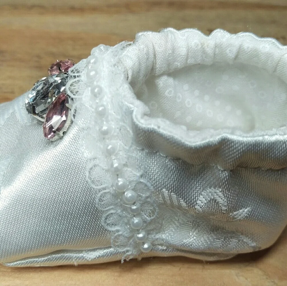 Infant crib shoes
